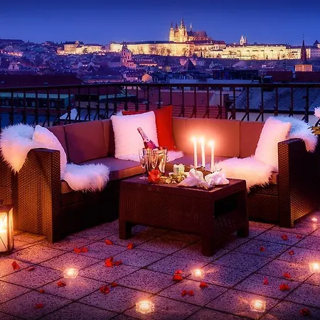 A/c + Terrace Breakfast At Tiffany's Апартаменты *